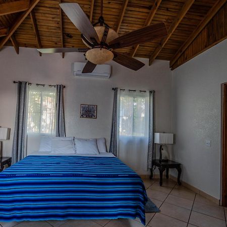 Seaside Inn Roatan West Bay Exterior foto
